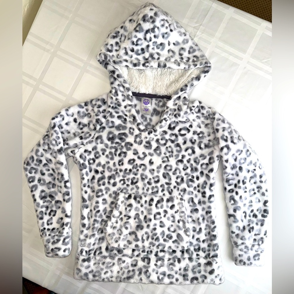 Te Verde Kids snow, leopard print hoodie EUC Size 6
